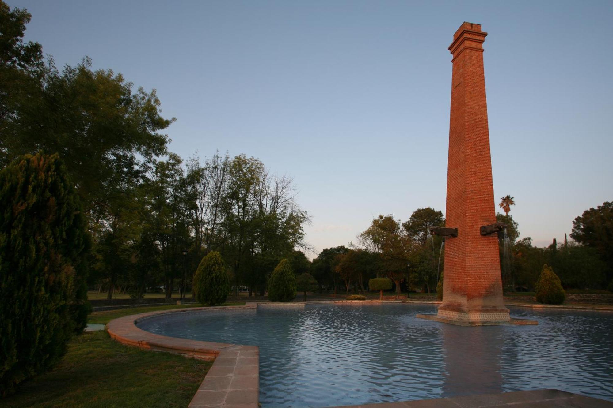 Hacienda Jurica By Brisas Hotel Queretaro Fasilitas foto The Obelisk of the 19th century