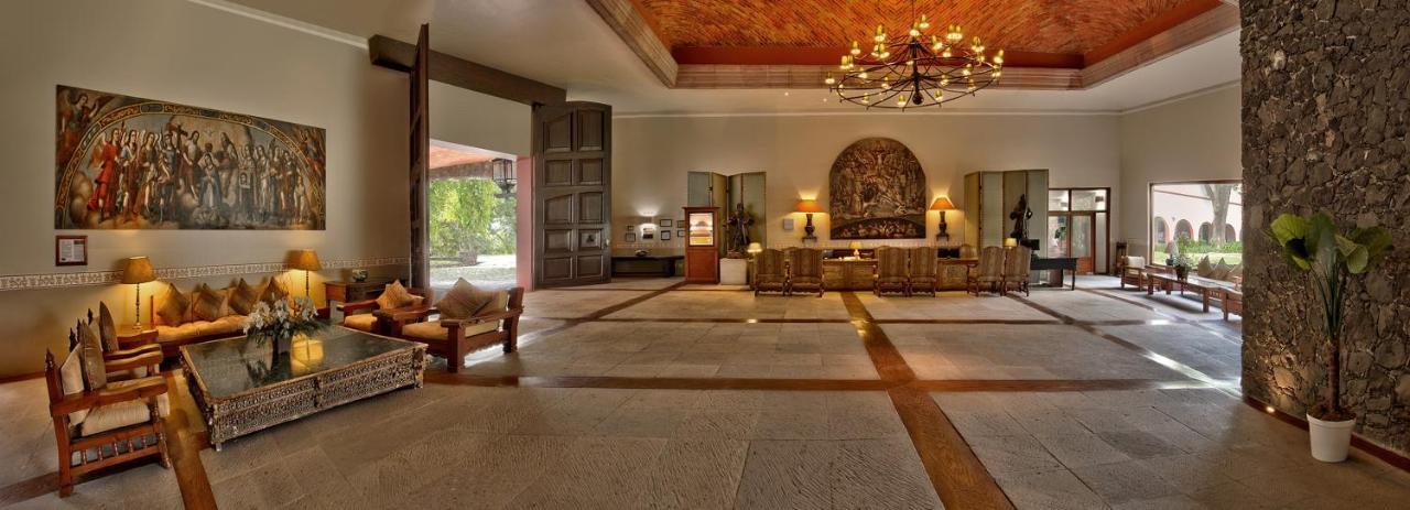 Hacienda Jurica By Brisas Hotel Queretaro Bagian luar foto The lobby of the Taj Bengal