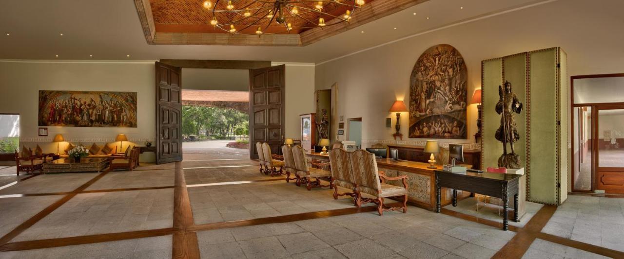 Hacienda Jurica By Brisas Hotel Queretaro Bagian luar foto The lobby at the Four Seasons Resort